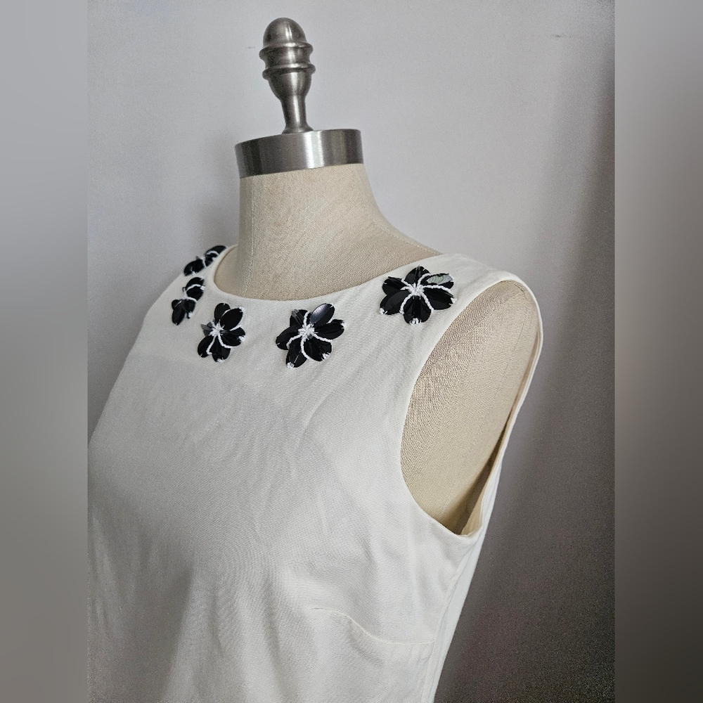 TALBOTS RSVP Beaded Floral Neckline White Sleeveless Top | SZ 4 - Picture 9 of 12